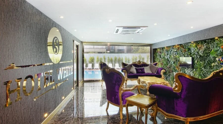 S White Hotel konyaalti
