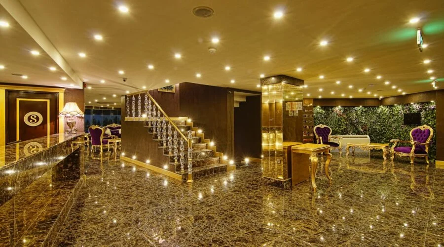 S White Hotel konyaalti