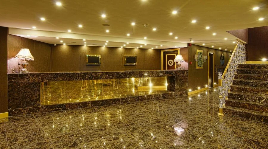 S White Hotel konyaalti